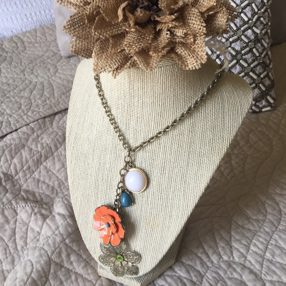 Long necklace - Picture 2 of 2